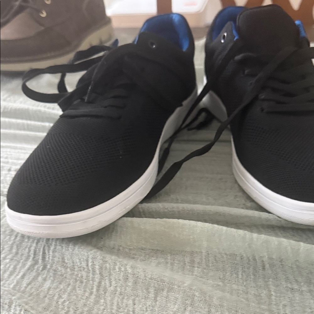Men's Black Knit Sneakers with Blue Accent